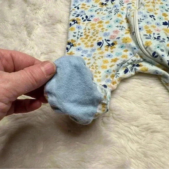 Gerber Footed Onesie Pajamas White & Blue Floral Zippered Size Newborn - Picture 9 of 16